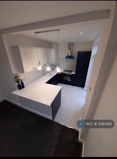 3 bedroom end of terrace house to rent, Cranworth Street, Stalybridge, SK15