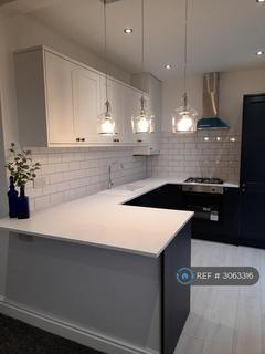 3 bedroom end of terrace house to rent, Cranworth Street, Stalybridge, SK15