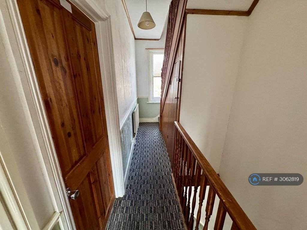 House in London - View 2