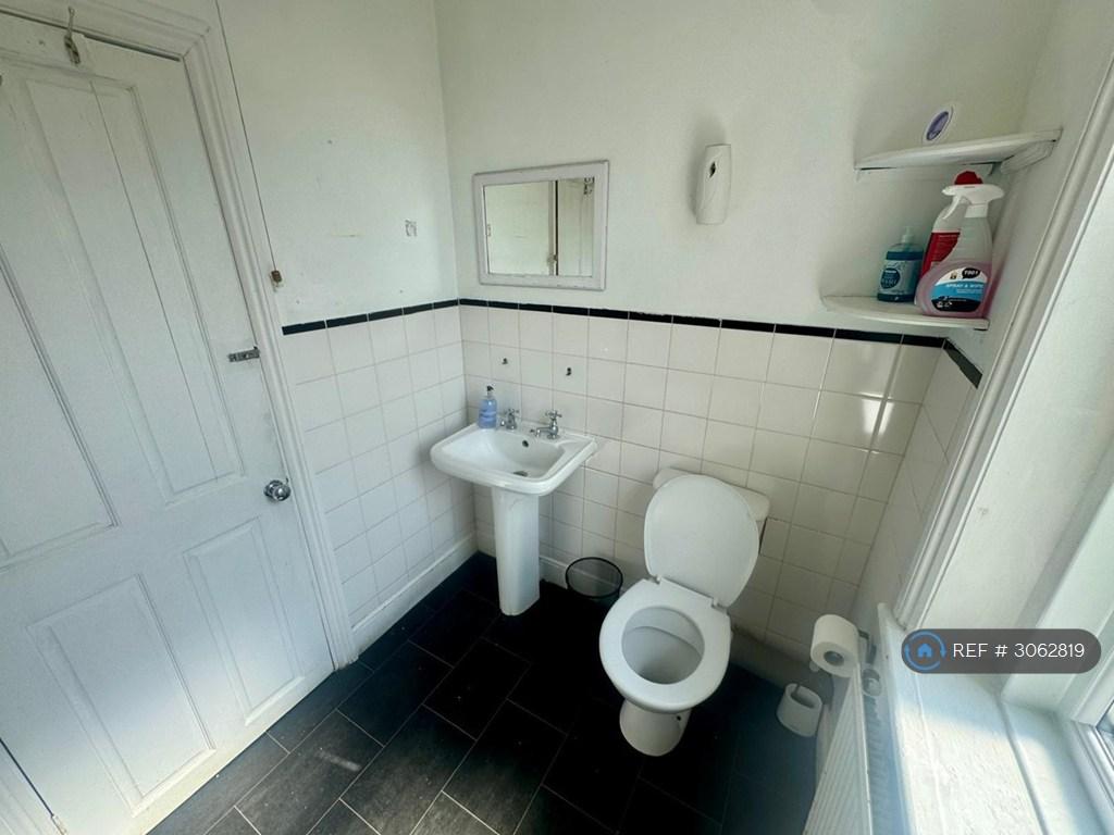 House in London - View 5