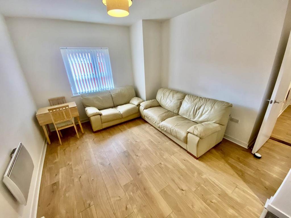 Apartment in Swansea - View 5