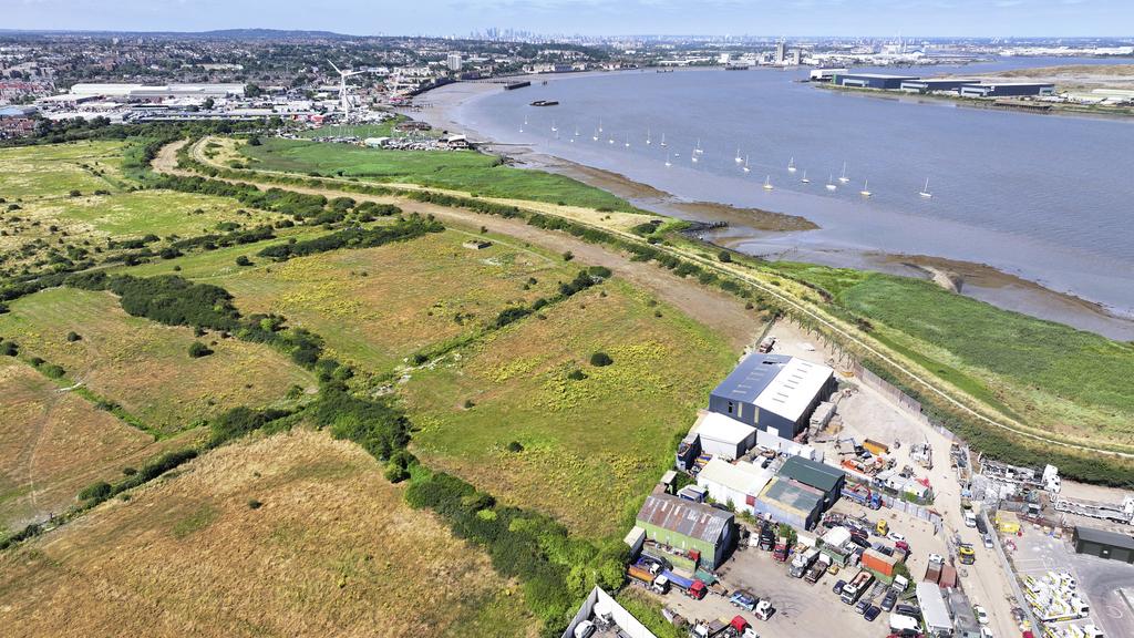Ness Road , Erith DA8 - View 2
