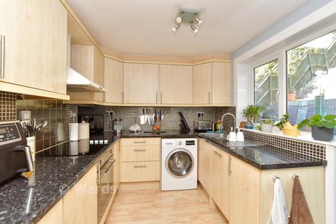 4 bedroom terraced house for sale, Stonebridge Way, Faversham, Kent