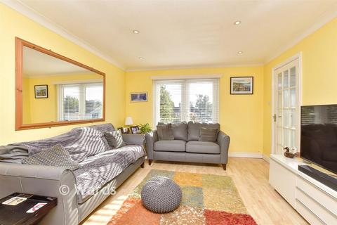 4 bedroom terraced house for sale, Stonebridge Way, Faversham, Kent