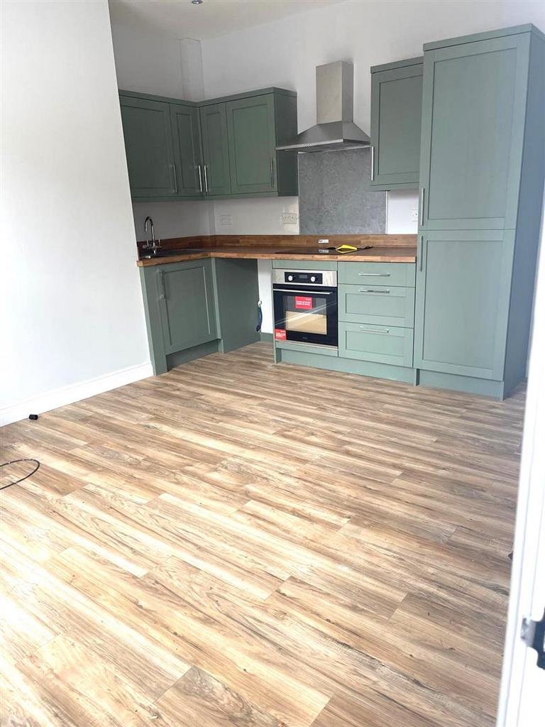 House in Leeds - View 2