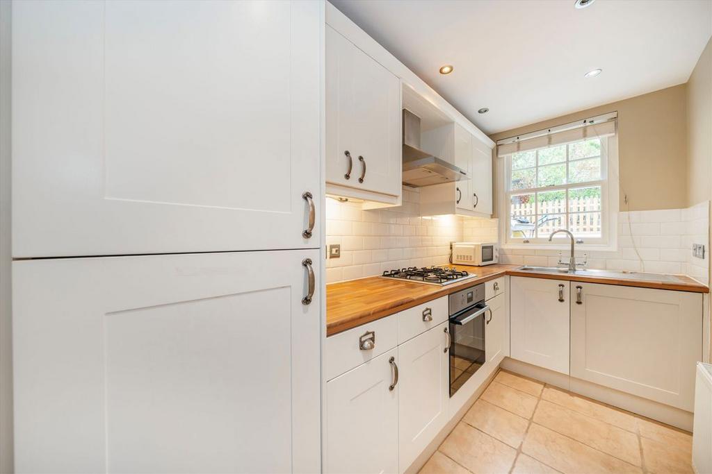 House in Harrow - View 4