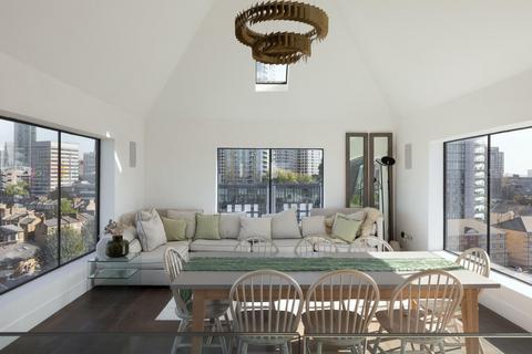 5 bedroom house for sale, The Water Tower