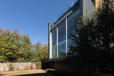5 bedroom house for sale, The Water Tower