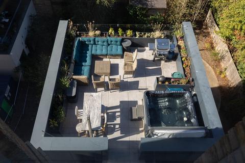 5 bedroom house for sale, The Water Tower