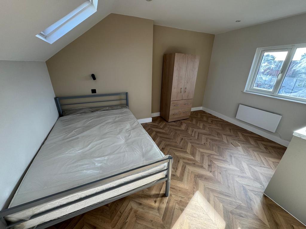 House in New Malden - View 4