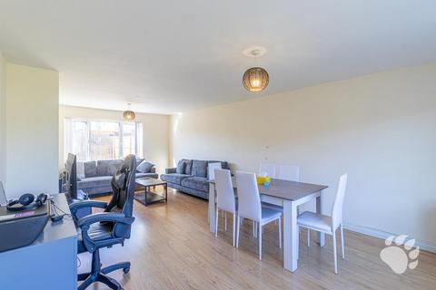 3 bedroom terraced house for sale, Lee Walk, Basildon SS16