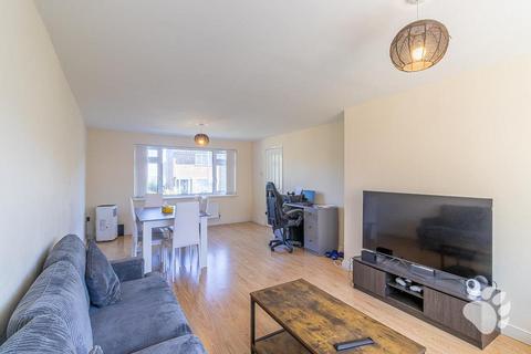 3 bedroom terraced house for sale, Lee Walk, Basildon SS16