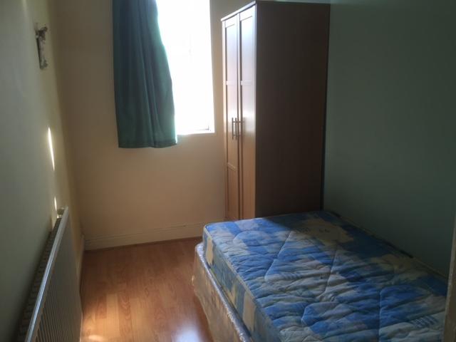 House in Salford - View 3