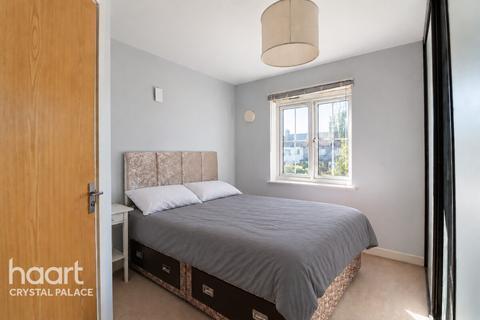 2 bedroom apartment for sale, Hemlock Close, LONDON