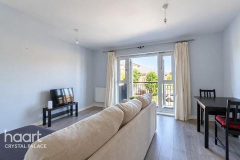 2 bedroom apartment for sale, Hemlock Close, LONDON
