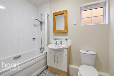 2 bedroom apartment for sale, Hemlock Close, LONDON