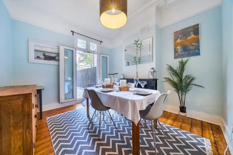 3 bedroom terraced house for sale, Akerman Road, Oval, London, SW9
