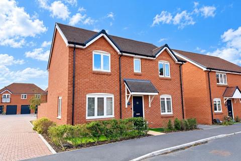 4 bedroom detached house for sale, Avon Road, Curbridge