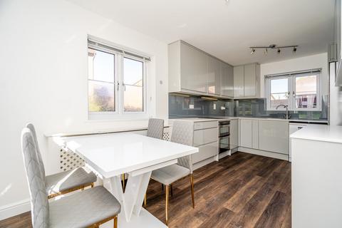 4 bedroom detached house to rent, Upper Wood Close, Milton Keynes, MK5