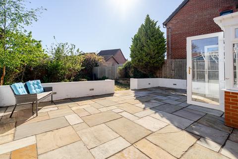4 bedroom detached house to rent, Upper Wood Close, Milton Keynes, MK5