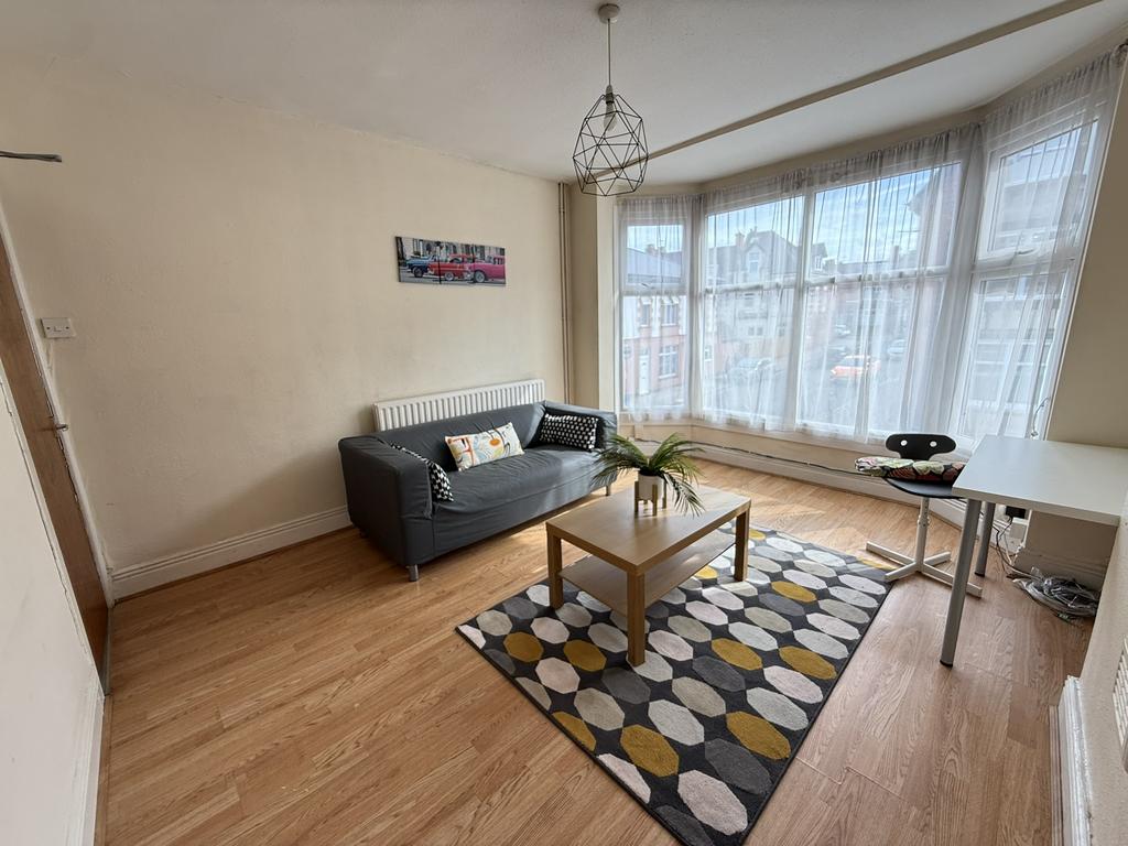 House in Leicester - View 5