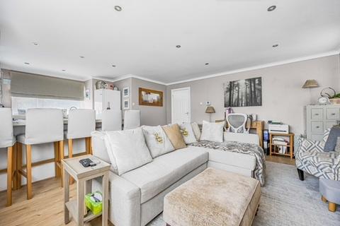 2 bedroom maisonette to rent, Deanfield Road Henley On Thames RG9