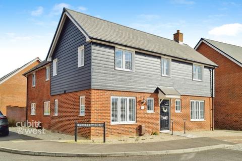 4 bedroom detached house to rent, Everett Gardens Eastergate PO20