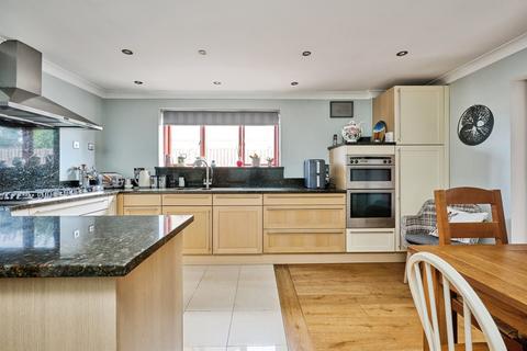 4 bedroom detached house for sale, Broadway, Yaxley, Peterborough
