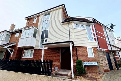 4 bedroom semi-detached house for sale, Niagara Close, Kings Hill, West Malling
