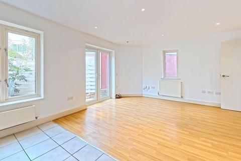 4 bedroom semi-detached house for sale, Niagara Close, Kings Hill, West Malling