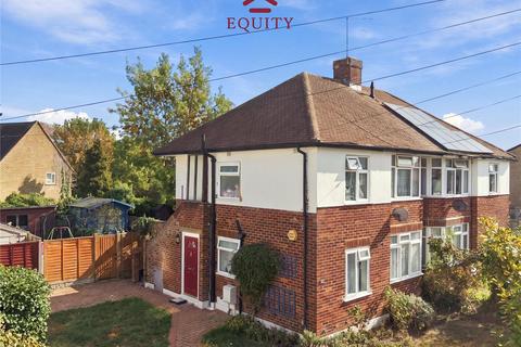 2 bedroom maisonette for sale, Camberley Avenue, Enfield, EN1