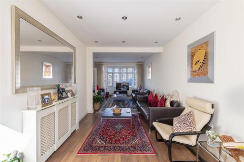 5 bedroom semi-detached house for sale, Valley Drive, London