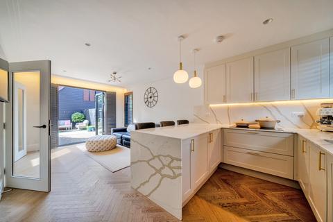 5 bedroom detached house for sale, Barons Drive, Cranleigh, GU6