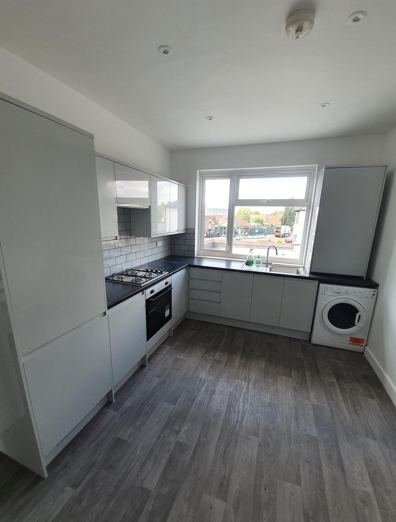 Apartment in Wallington - View 2