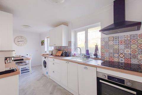 3 bedroom semi-detached house for sale, Northdown Road, Newhaven