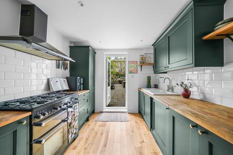 3 bedroom flat for sale, Regina Road, London, N4