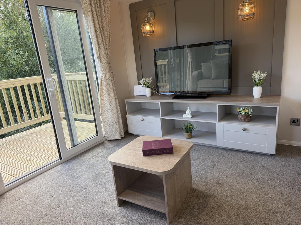 House in Hawksworth - View 2