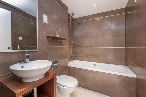 2 bedroom flat for sale, The Downs, London, SW20
