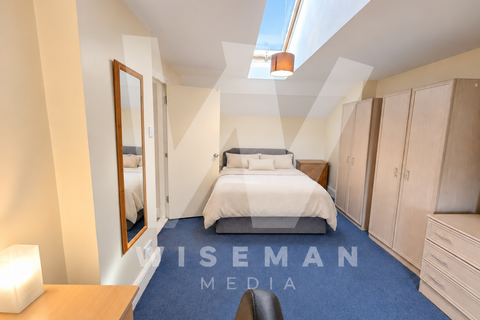 1 bedroom apartment to rent, Camden Road, London NW1