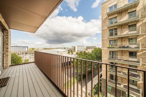 3 bedroom flat for sale, Wray Avenue, London E16