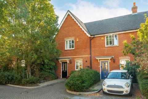3 bedroom terraced house to rent, Garvary Road, London E16