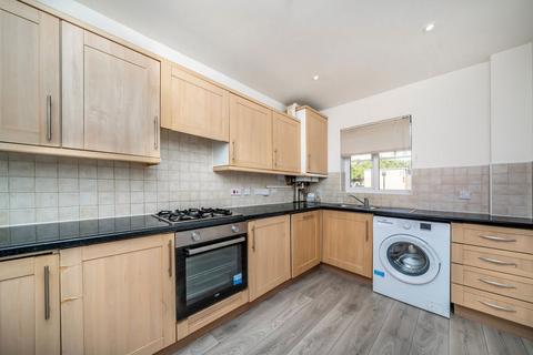 3 bedroom terraced house to rent, Garvary Road, London E16