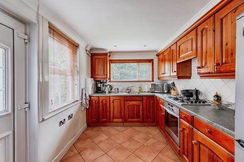 3 bedroom semi-detached house for sale, Malthouse Road, Crawley