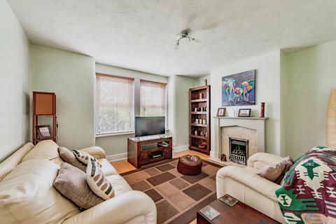 3 bedroom semi-detached house for sale, Malthouse Road, Crawley