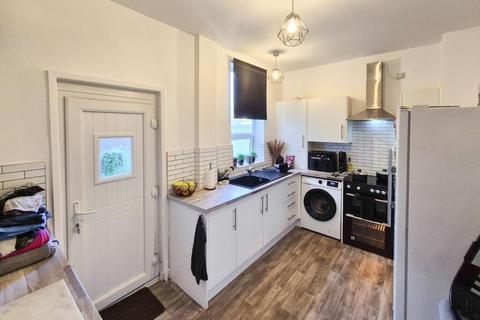 3 bedroom terraced house to rent, Laburnum Road, Manchester, M34