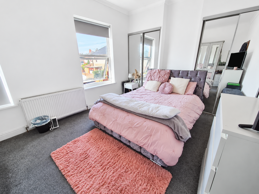 House in Tameside, Greater Manchester - More