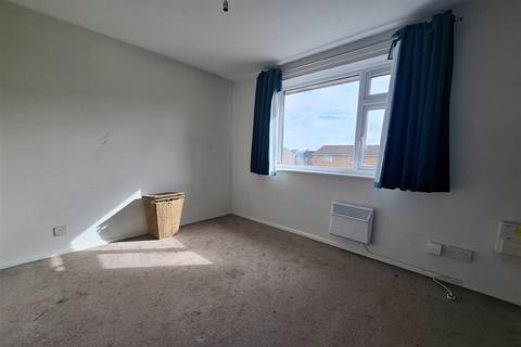 1 bedroom maisonette to rent, Brookside Close, Old Stratford, Milton Keynes, MK19 6BE