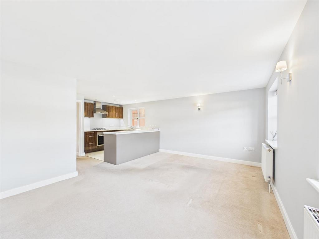 Apartment in Coulsdon - View 4