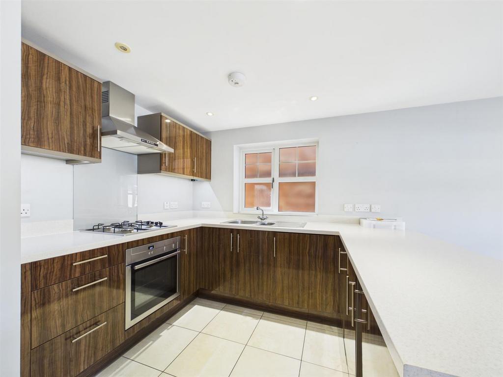 Apartment in Coulsdon - View 2
