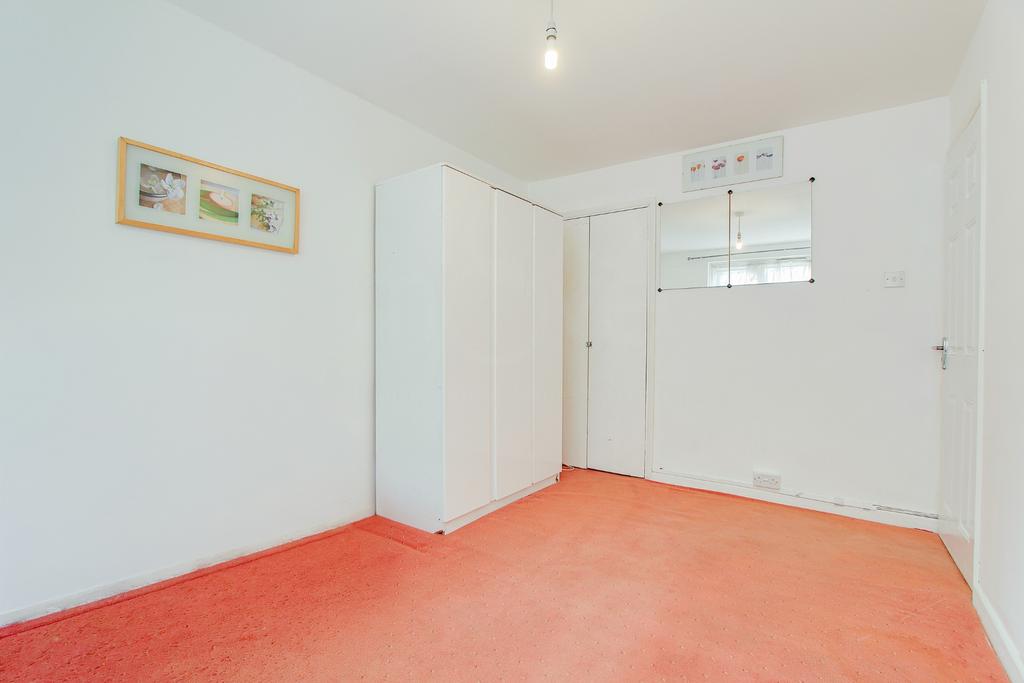 Apartment in Croydon - View 5